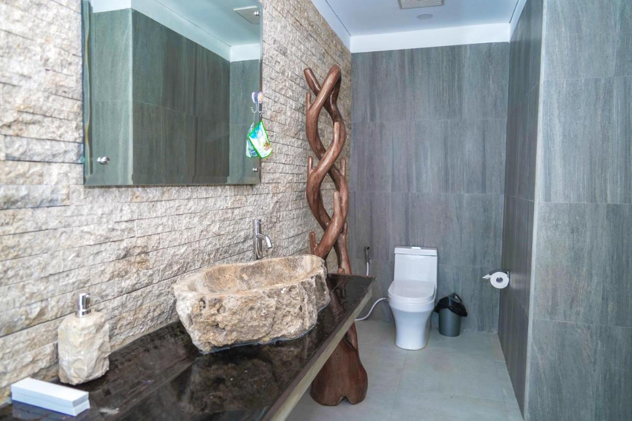 Theodor Hotel Labuan Bajo Kültér fotó