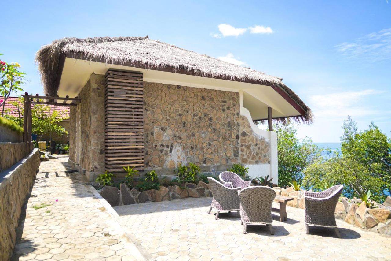 Theodor Hotel Labuan Bajo Kültér fotó