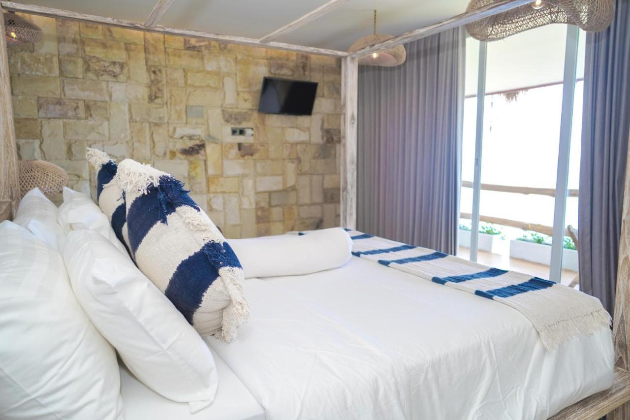 Theodor Hotel Labuan Bajo Kültér fotó