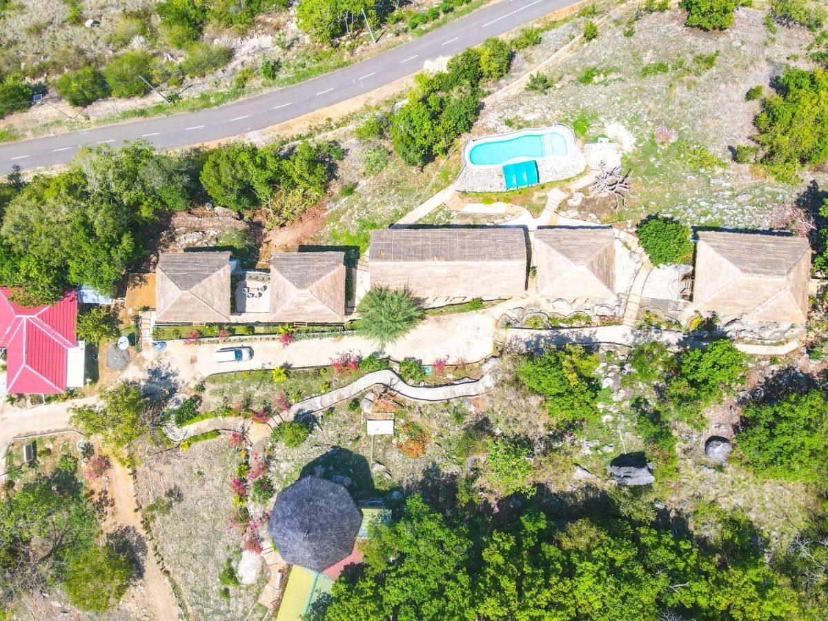 Theodor Hotel Labuan Bajo Kültér fotó