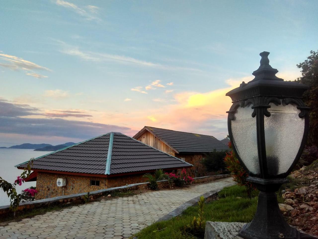 Theodor Hotel Labuan Bajo Kültér fotó