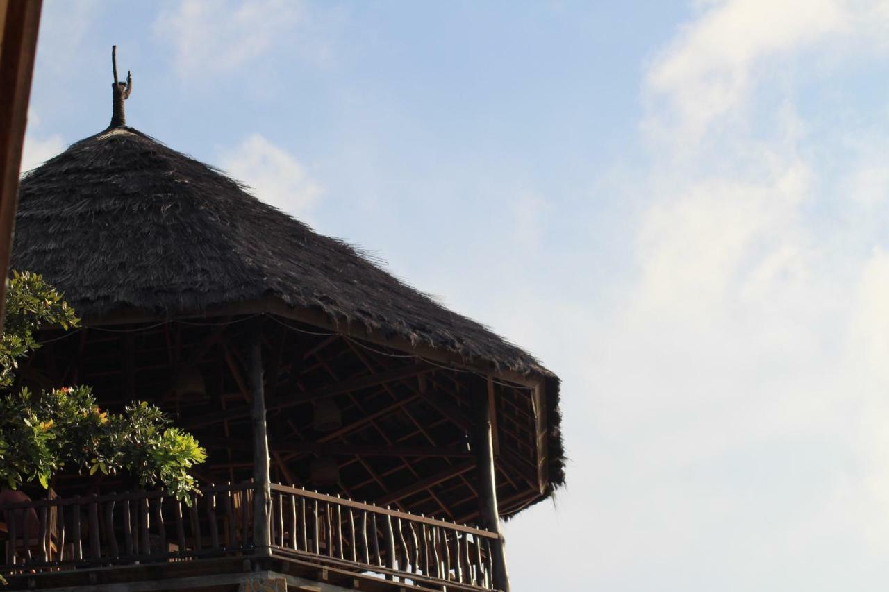 Theodor Hotel Labuan Bajo Kültér fotó